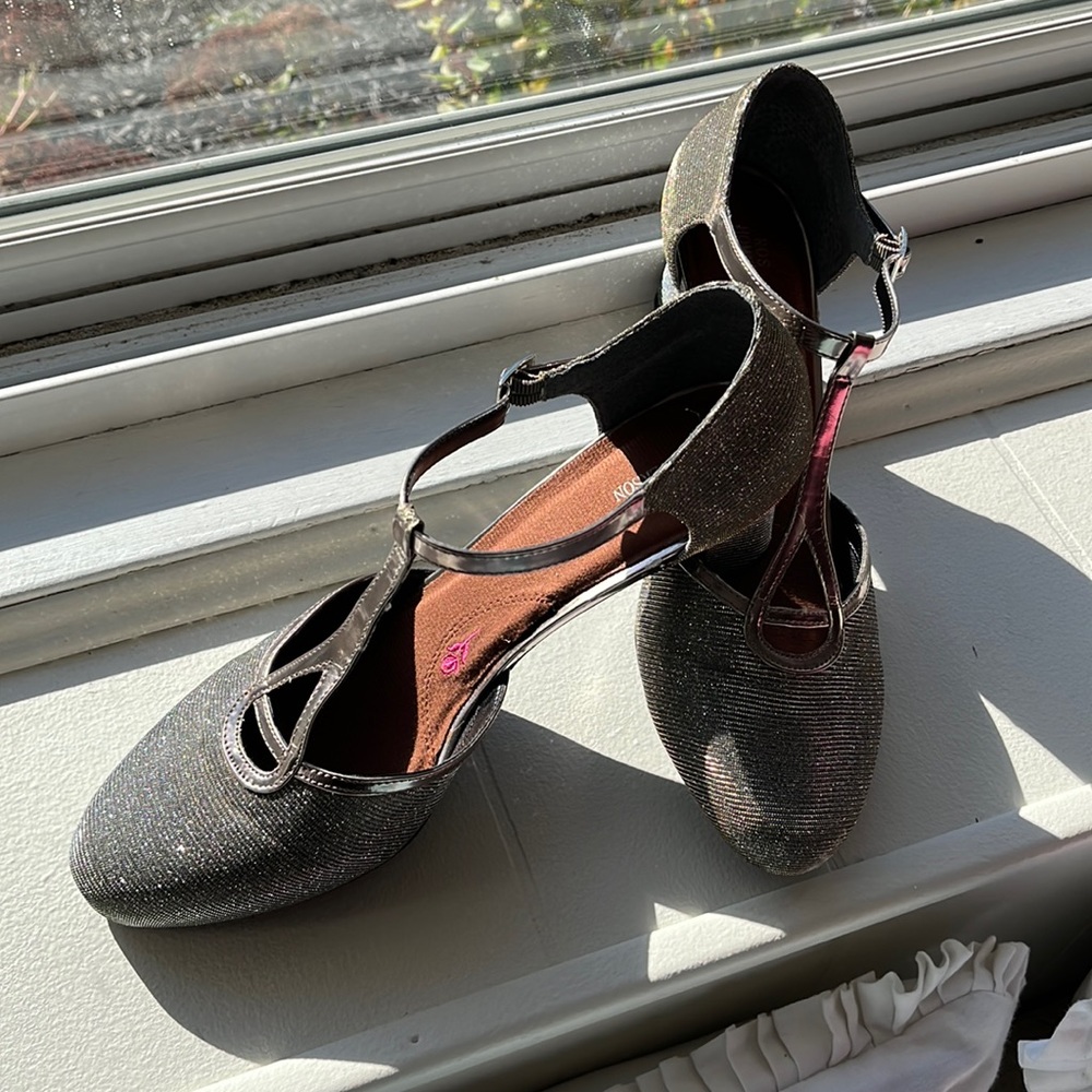 Silver Iridescent Glitter fabric 11.5 M  2 inch heels